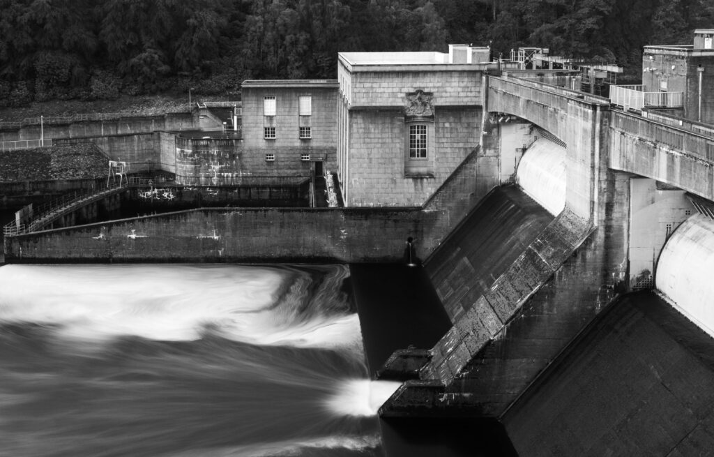 28 - Pitlochry Dam.jpg